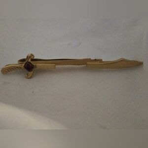 Vintage 1940's-60's Hickok Scimitar/Saber Tie Bar With Red Cabochon Stone